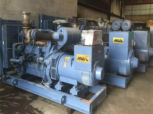 漠河发电机组带负载降电压是什么原因照成的？